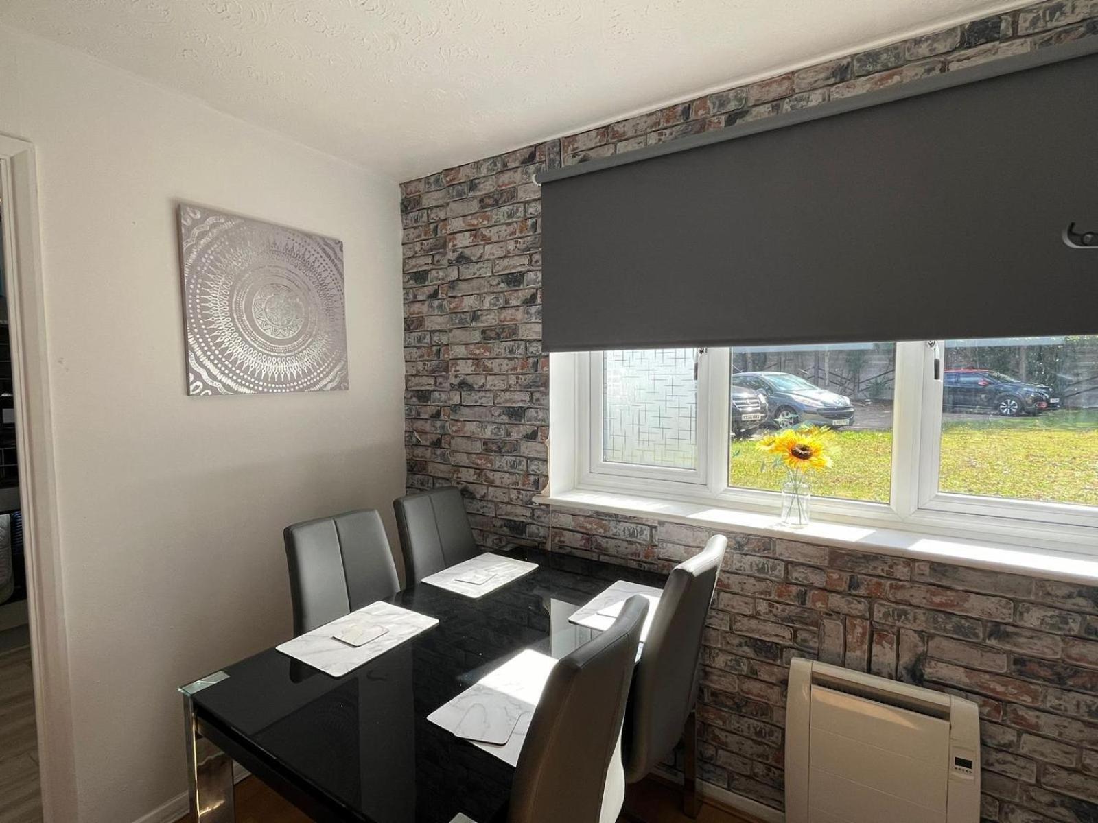 Stunning 1 Bedroom Apartment In ดาเกนแนม ภายนอก รูปภาพ